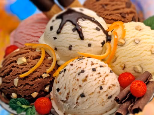 Kem tỏi, Mỹ. Đây không hẳn là điều gì đó quá bất ngờ, khi người ta có thể chế tạo được kem tỏi tại nơi lễ hội Tỏi thường niên được diễn ra. Bạn có thể nhận được những viên kem miễn phí tại lễ hội này vào tháng 7 hàng năm, hoặc thử mua chúng ở một cửa hàng tỏi thuộc trung tâm thương mại Gilroy, Canifornia, Mỹ.