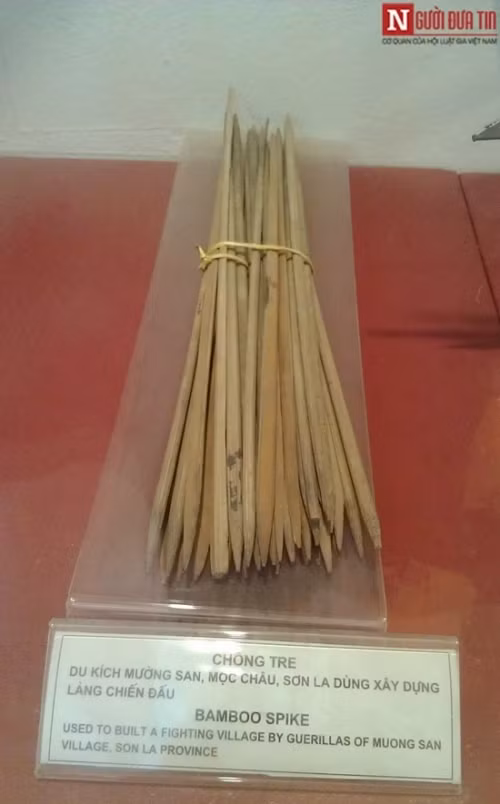 Chông tre – thứ vũ khí tự tạo được du kích Mường San, Mộc Châu, Sơn La dùng để xây dựng làng chiến đấu.