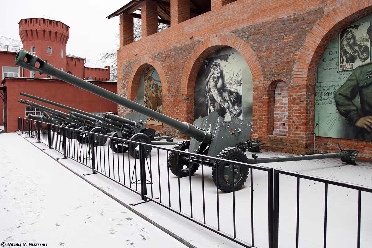 Pháo chống tăng cấp sư đoàn 85mm D-44.