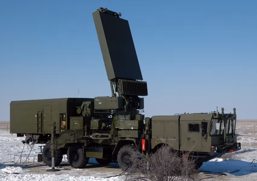 Ưu điểm của 96L6E là khả năng bắt thấp và rất thấp, đây là tính năng quan trọng trong việc phát hiện tên lửa đường đạn chiến thuật - chiến dịch. Trong chế độ bắt thấp, vận tốc mục tiêu giới hạn từ 30 - 1.200 m/s.