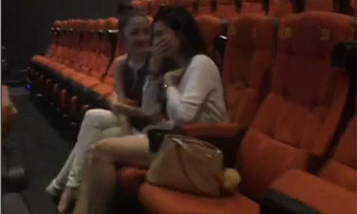 Tim bat ngo cau hon Truong Quynh Anh tai rap chieu phim-Hinh-5