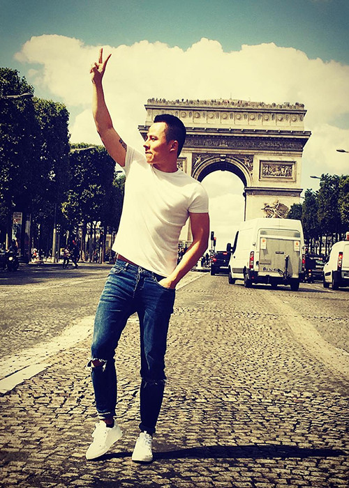 Hiện tại, Vũ Khắc Tiệp cùng dàn mẫu công ty Venus của mình đang có chuyến công tác ở châu Âu.