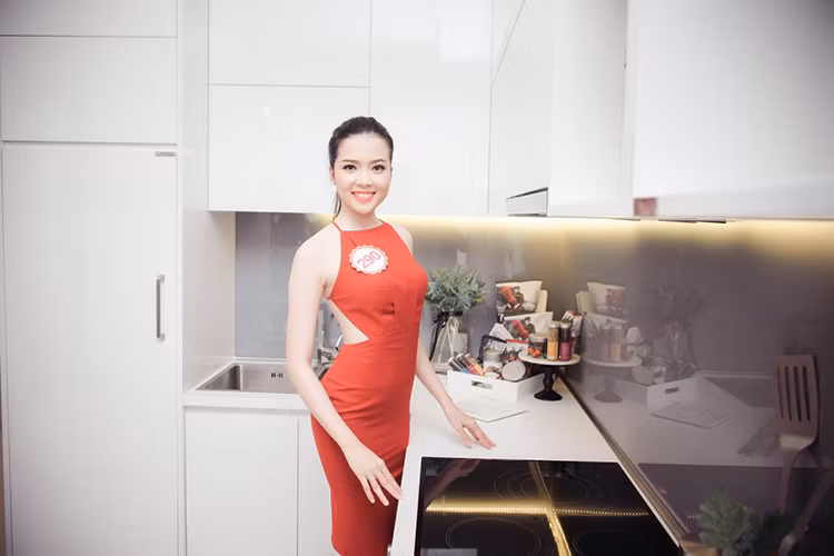 Toàn bộ căn hộ đều được trang bị hệ thống nội thất cao cấp, mang đến một không gian sống hoàn hảo.