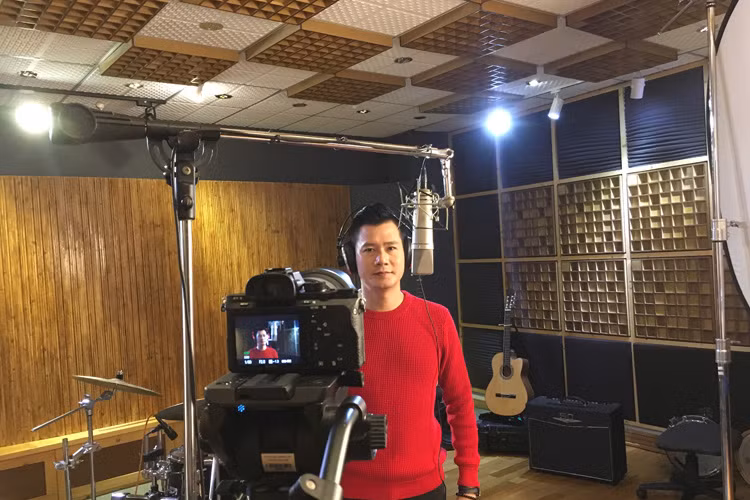 Quang Dung tung single moi dung ngay sinh nhat 40 tuoi-Hinh-7