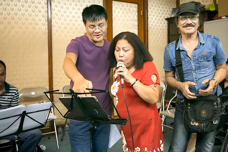 Siu Black miet mai tap luyen cho dem nhac Nguyen Cuong