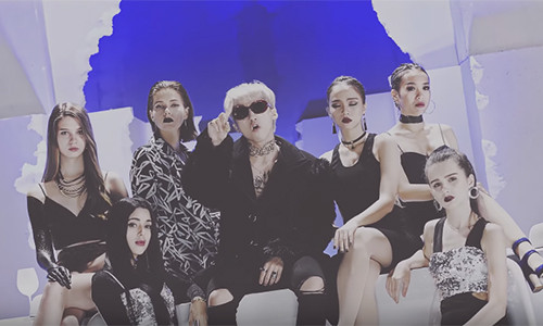 Dàn mẫu Tây góp mặt trong MV của nam ca sĩ gốc Thái Bình.