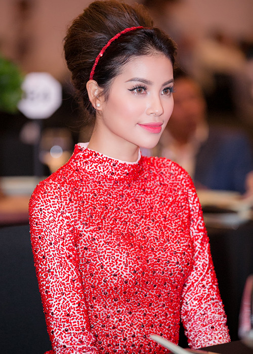 Người đẹp gốc Hải Phong cho biết, cô sẽ dành cho người hâm mộ của mình những tiết mục hấp dẫn nhất.