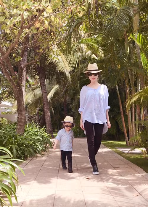 Hình ảnh của hot girl Elly Trần cùng các thiên thần nhỏ của cô luôn nhận được sự chú ý của cư dân mạng. 