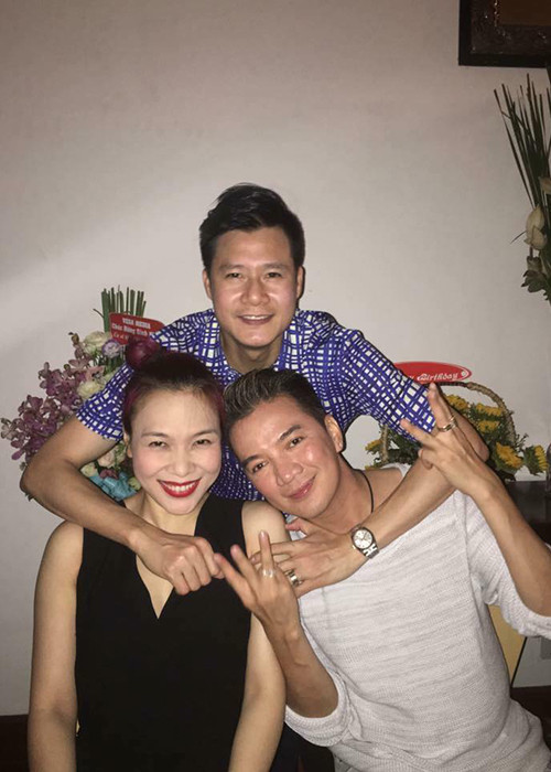Ca sĩ Đàm Vĩnh Hưng và Mỹ Tâm là hai trong số những nghệ sĩ Việt đến tham dự tiệc sinh nhật của Quang Dũng.