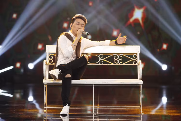 Thu Minh vui ve di cham thi du vang chong thap tung-Hinh-12