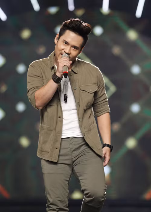 Minh Trị lựa chọn liên khúc “We will rock you - I love Rock 'N' Roll” ở gala 4. Dù thể hiện sự biến hóa đa dạng nhưng với tổng số điểm bình chọn thấp nhất, Minh Trị vẫn phải ra về.