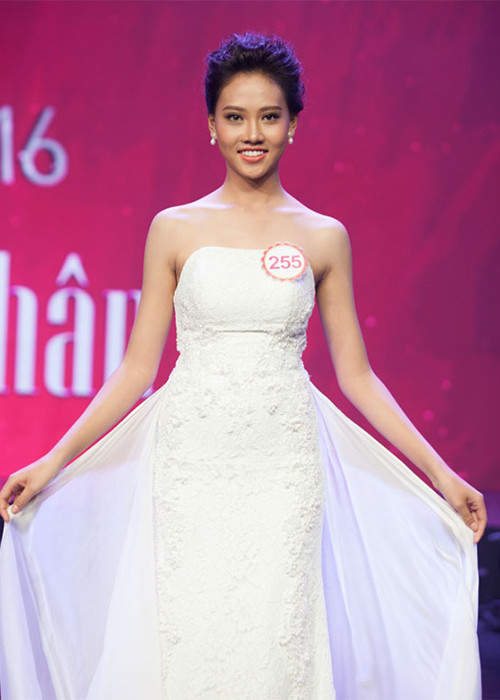 Hiện tại, Thùy Trang đang cùng với 34 thí sinh khác tham gia các hoạt động của vòng chung kết toàn quốc cuộc thi Hoa hậu Việt Nam 2016.