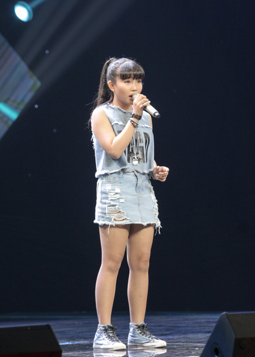 Còn với Nguyễn Ngọc Phụng - thí sinh thể hiện đầy máu lửa ca khúc “Chạy” của Đinh Kiếm Hào, Noo Phước Thịnh bày bỏ rất mong bé về đội và khoe có ê-kíp giúp bé hát được nhiều dòng nhạc. 