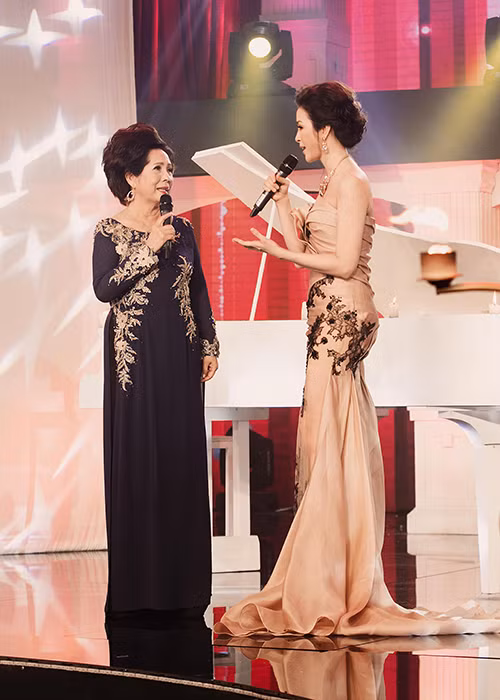 Mới đây, Thanh Mai được mời làm chuyên gia tư vấn trong chương trình “Hạnh phúc quanh ta”. Đây là chương trình hướng dẫn phụ nữ những mẹo làm đẹp để tỏa sáng mỗi ngày.