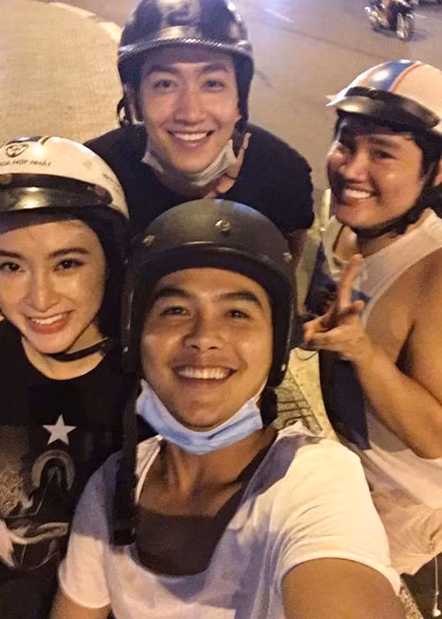 Angela Phuong Trinh di tu thien cung ban trai man anh-Hinh-2