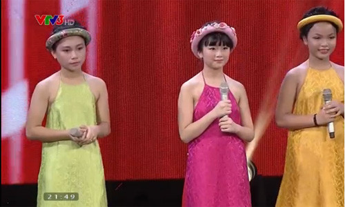 Noo Phuoc Thinh xin Dong Nhi nhan nhom hoc tro cua minh-Hinh-5