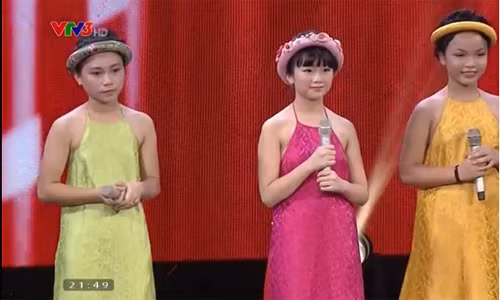 Noo Phuoc Thinh xin Dong Nhi nhan nhom hoc tro cua minh-Hinh-5