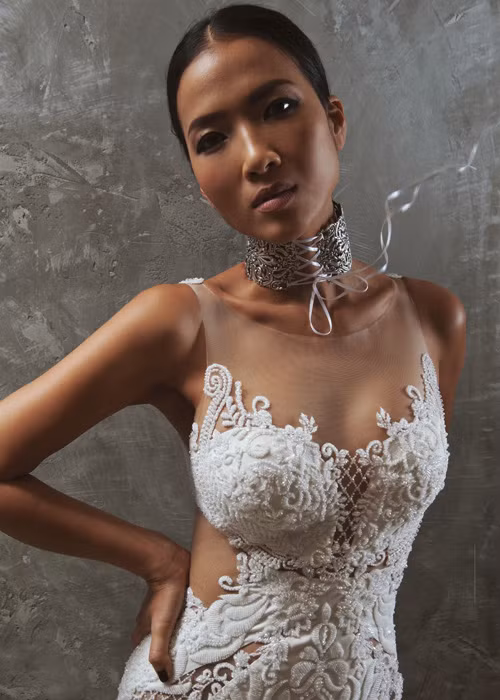 BST mới của Trương Thanh Hải cho thấy sự lãng mạn trong cách xử lý chất liệu, sự tinh tế trong cách dàn xếp hoa văn và sự gợi cảm ở những đường cong đều được tính toán kĩ lưỡng. 