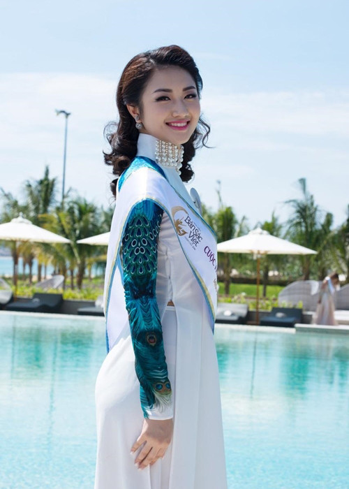 “Bản sắc, văn hóa, con người của một dân tộc chính là cốt lõi. Dù xưa hay nay dù hội nhập hay không hội nhập chúng ta cần phải giữ gìn bản sắc văn hóa đó. Em muốn nhấn mạnh một điều Việt Nam hội nhập chứ không hòa tan”, Thu Ngân trả lời. (Ảnh BTC)