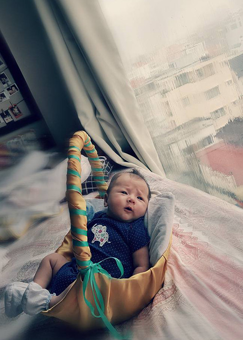 Nữ ca sĩ từng hài hước gọi cô con gái của mình là con chim bồ câu mắt nâu xinh xắn. 