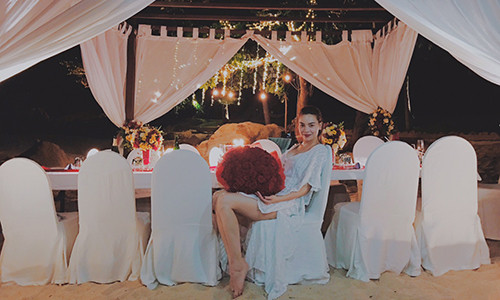 Phia Ho Ngoc Ha phu nhan nu ca si duoc cau hon-Hinh-3