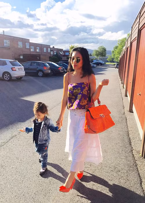 Cũng kể từ khi làm mẹ, Đoan Trang ngày càng đẹp mặn mà, trẻ trung hơn. Hiện tại, nữ ca sĩ đang tận hưởng cuộc sống viên mãn bên chồng con.