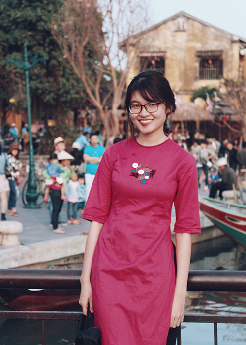 Khi không son phấn, Á hậu Thùy Dung vẫn xinh tươi. 