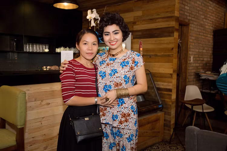 Nữ diễn viên sinh năm 1981 được khán giả biết đến ở cả hai lĩnh vực điện ảnh và sân khấu. 