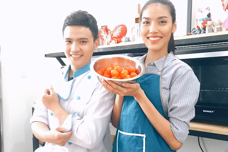 Vượt qua nỗi buồn tại The Face, Lan Khuê vui vẻ bên team của mình trong hoạt động đầy ý nghĩa vừa diễn ra.