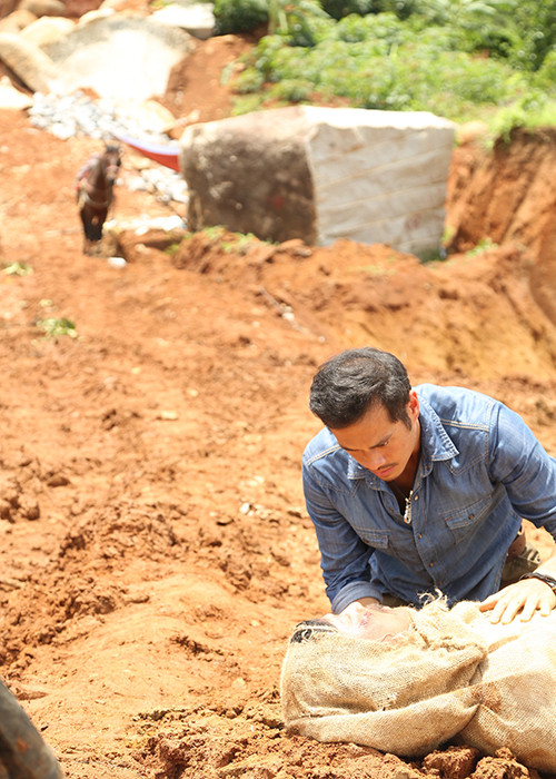 Ngoai Vo Canh Angela Phuong Trinh con yeu ai trong phim moi-Hinh-4