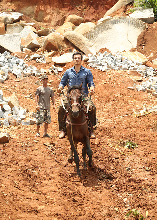 Ngoai Vo Canh Angela Phuong Trinh con yeu ai trong phim moi-Hinh-2