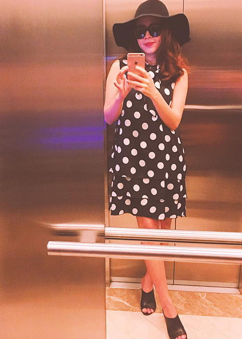 Sau khi sinh cô công chúa thứ 2, Lưu Hương Giang nhanh chóng lấy lại vóc dáng thon gọn đáng ngưỡng mộ.