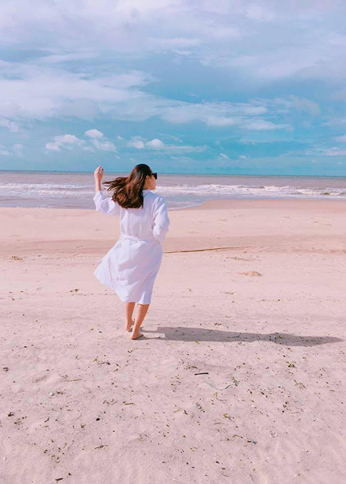 Bà xã Hồ Hoài Anh cho rằng các bà mẹ bỉm sữa không nên bó hẹp cuộc sống của mình. Thay vì đó, họ cứ theo đuổi đam mê miễn là vẫn chăm sóc tốt con cái, gia đình và không làm ảnh hưởng đến những người xung quanh.