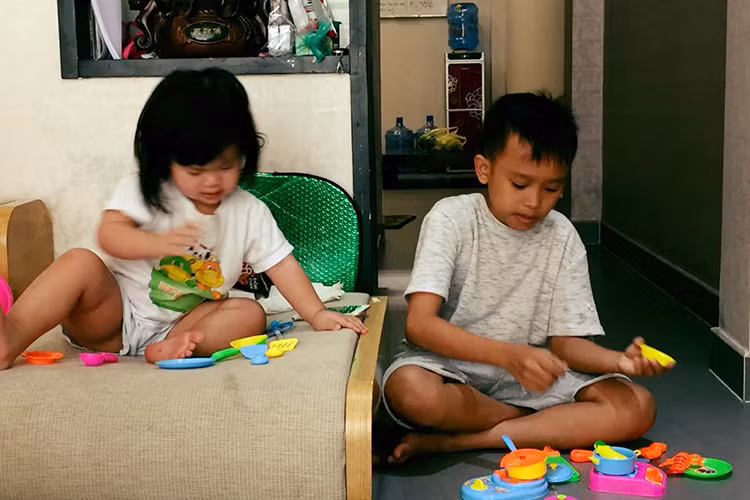 Trang fanpage của tân quán quân Hồ Văn Cường đăng tải những hình ảnh mới nhất của giọng ca nhí đến người hâm mộ.