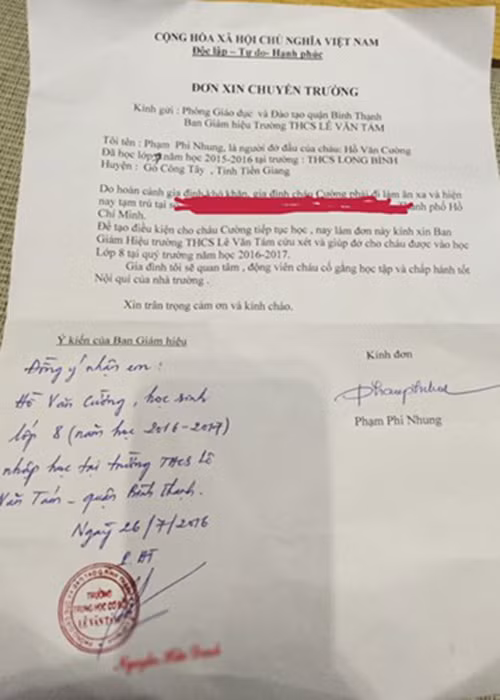 Hồ Văn Cường tâm sự: “Con chuẩn bị ngủ thì được mẹ Phi Nhung cho xem tờ giấy này. Chắc đêm nay con khỏi ngủ vì tin này quá mẹ ơi. Cám ơn mẹ. Con hứa sẽ cố gắng học thật giỏi để không phụ lòng mẹ”.
