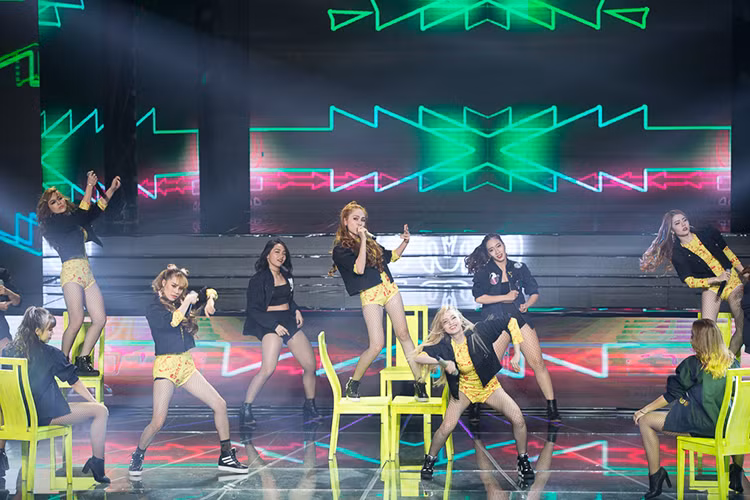 Nhóm S-Girls giành quyền đi tiếp vì nhận được hai sự lựa chọn từ Dương Khắc Linh và Hồ Quỳnh Hương. Ở đêm thi, nhóm mang đến hai phần trình diễn hoàn toàn đối ngược nhau. 