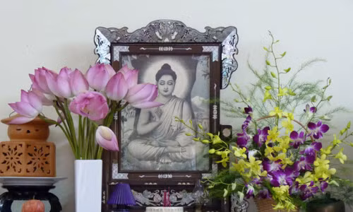 4 le cung Ram thang 7 tai nha nen cung lan luot the nao chuan nhat?