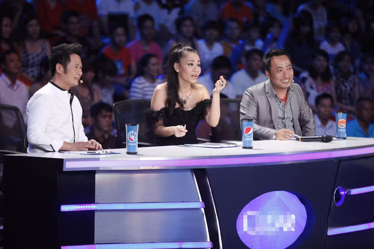 Đáng chú ý, Thu Minh vẫn không có dấu hiệu lo lắng khi gần đây, chồng cô vướng lùm xùm bị tố trốn nợ. 