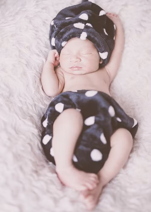 Hình ảnh bé Mio lúc 10 ngày tuổi được vợ chồng Lý Hải ghi lại để làm kỷ niệm. (Ảnh: Zing)