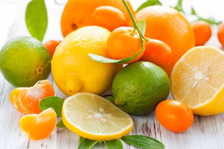 Vì vậy, thêm trái cây giàu vitamin C trong chế độ ăn uống của bạn để tăng cường sự phát triển tóc và khiến tóc thêm mượt mà, bóng khỏe. Vì vậy, trái cây giàu vitamin C nằm trong danh sách các loại thực phẩm cho sự tăng trưởng tóc. 