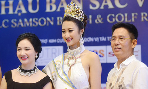 Ngo ngang gia the giau “nut do do vach” cua Hoa hau Thu Ngan