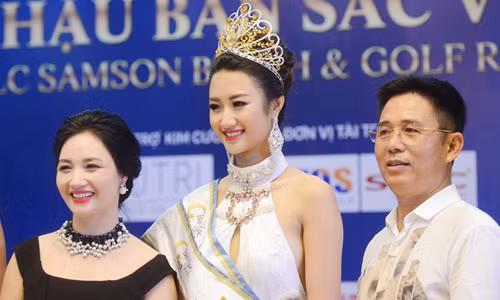 Ngo ngang gia the giau “nut do do vach” cua Hoa hau Thu Ngan