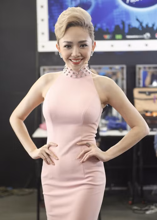 Tóc Tiên đã được mời làm giám khảo đặc biệt thay thế ca sĩ Bằng Kiều trong đêm thi với chủ đề nhạc EDM. 