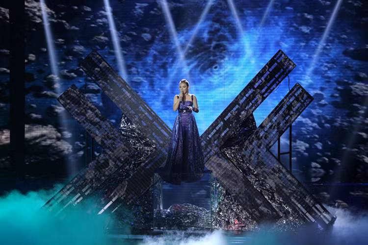 Ở liveshow 6, phần trình diễn ca khúc “Không quan tâm” của Minh Như một lần nữa các ghế nóng phải tranh luận. Theo đó, mỗi người đều bày tỏ quan điểm riêng trong cách cảm nhận và đánh giá nội dung ca khúc này. 