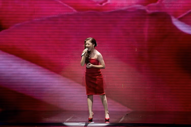 Mặc nhận được những ý kiến trái chiều từ ban giám khảo, ở liveshow 7, Minh Như tiếp tục khoe giọng hát đầy nội lực với những nốt cao vút qua ca khúc “Adagio” và “Con yêu mẹ”. Cả hai phần trình diễn đều nhận được sự cổ vũ nhiệt tình của khán giả. 