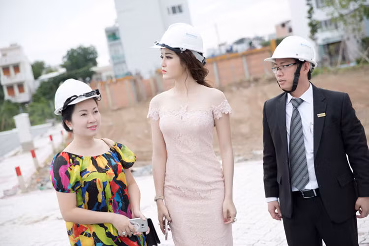 Cuoc song sang chanh dang ghen ti cua A hau Huyen My-Hinh-12