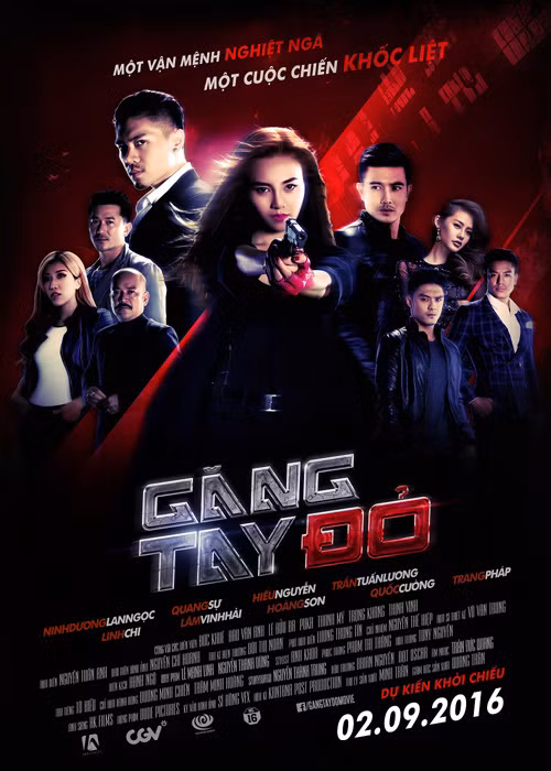 Ngoài Lan Ngọc, phim “Găng tay đỏ” của đạo diễn Nguyễn Tuấn Anh còn có sự góp mặt của các diễn viên: Quang Sự, Trần Tuấn Lương, Hiếu Nguyễn, Trang Pháp, Linh Chi, Lâm Vinh Hải… 