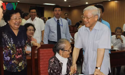 Ban Bi thu thong bao tinh hinh Bien Dong voi can bo cap cao nghi huu-Hinh-4