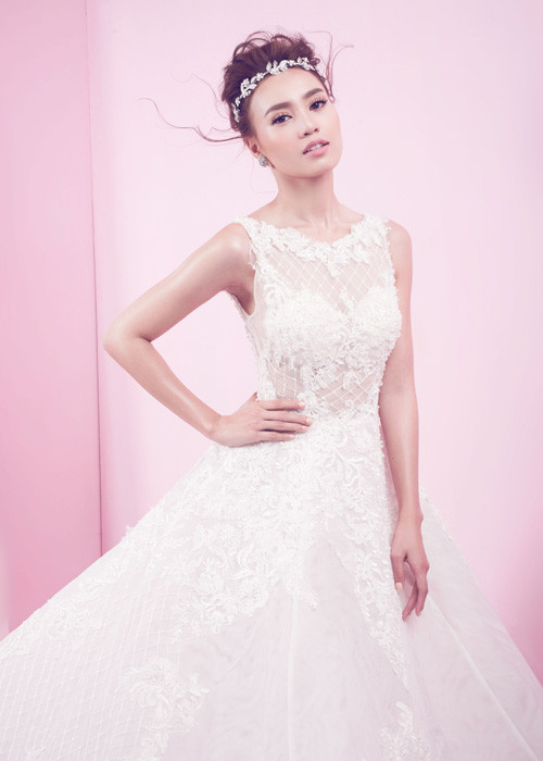 Ninh Duong Lan Ngoc dep mong manh trong trang phuc co dau-Hinh-2