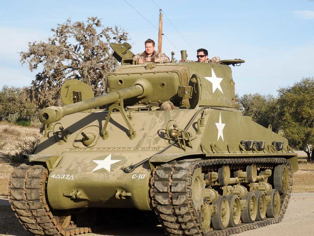 Ở thời điểm thiết kế này mới xuất hiện các tấm vải che chắn cho các vị trí khiếm khuyết trên xe tăng hầu hết đều sử dụng các loại vải thông thường nên tính hiệu quả của chúng không cao và chỉ có thể chống nước. Phải đến tận những năm 1960, loại vải này mới được quân đội nhiều nước cải tiến đi đầu trong đó là Liên Xô. Nguồn ảnh: Sina.